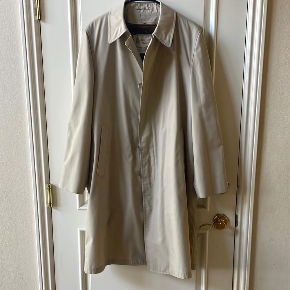 London Fog Light Tan Trench Coat 40R